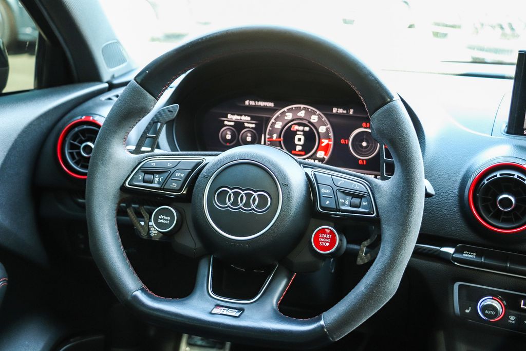 Thumbnail: 2018 Audi RS 3 - 10