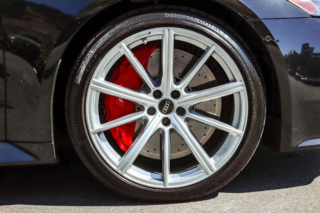 Thumbnail: 2024 Audi RS 7 - 6