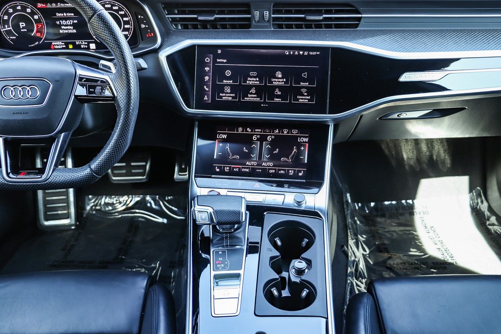 Thumbnail: 2024 Audi RS 7 - 8