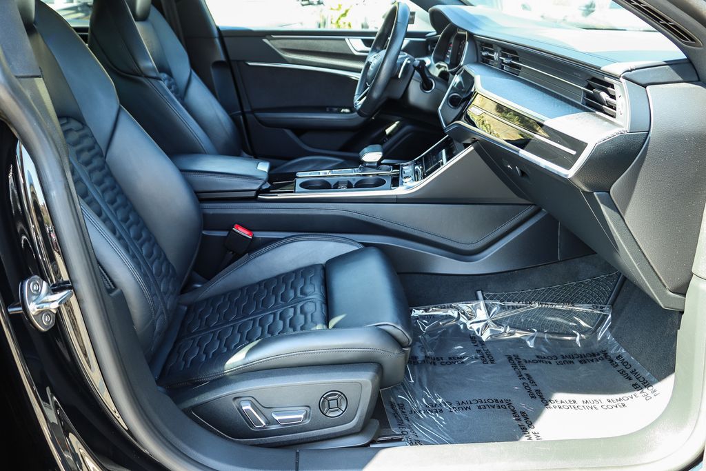 Thumbnail: 2024 Audi RS 7 - 29