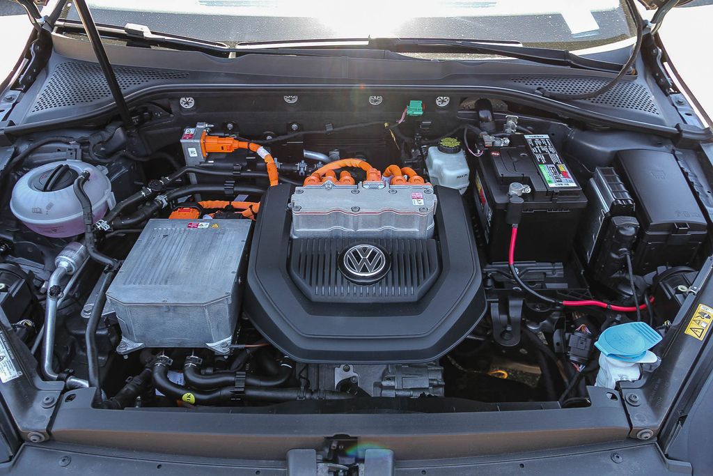 Thumbnail: 2015 Volkswagen e-Golf - 7