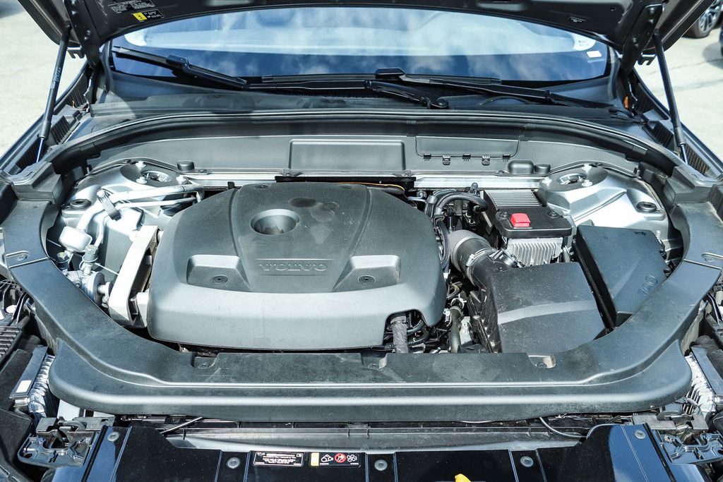 Thumbnail: 2020 Volvo XC60 - 7