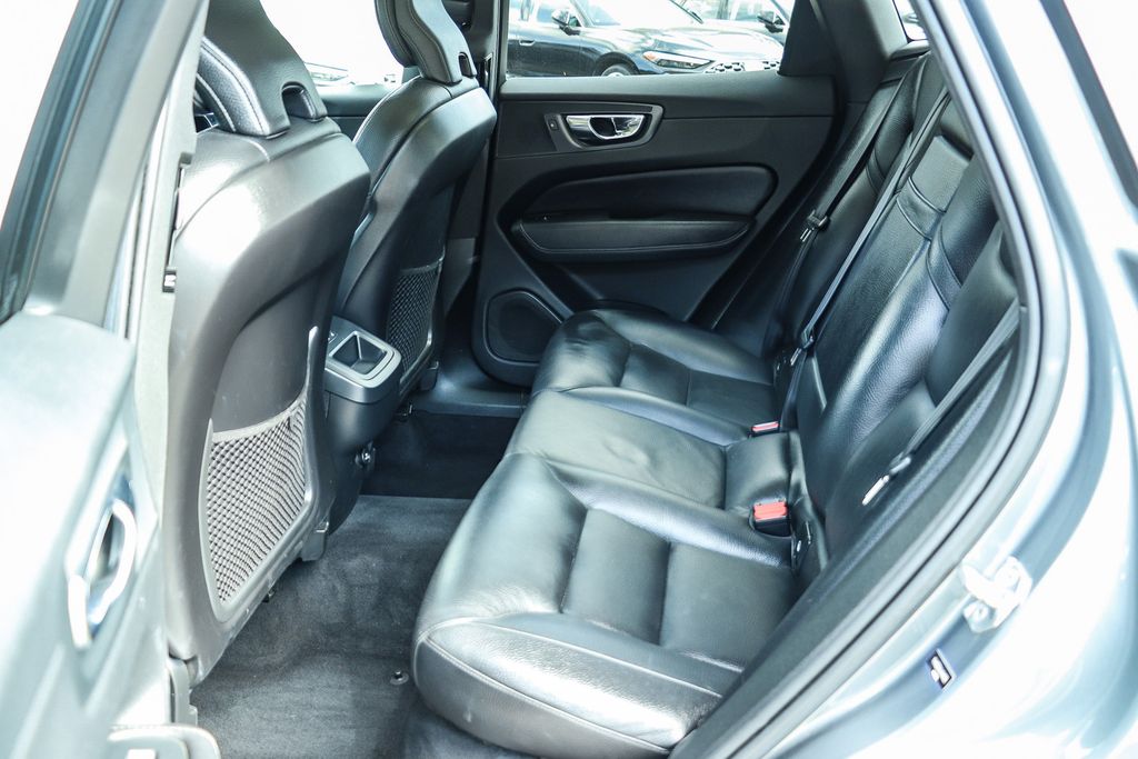 Thumbnail: 2020 Volvo XC60 - 11