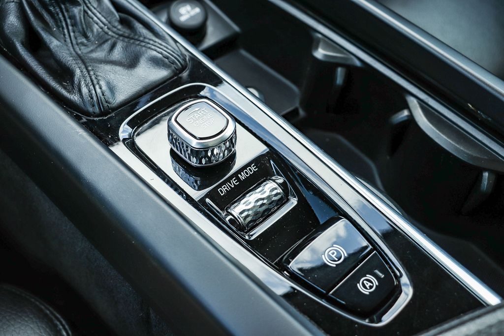 Thumbnail: 2020 Volvo XC60 - 26