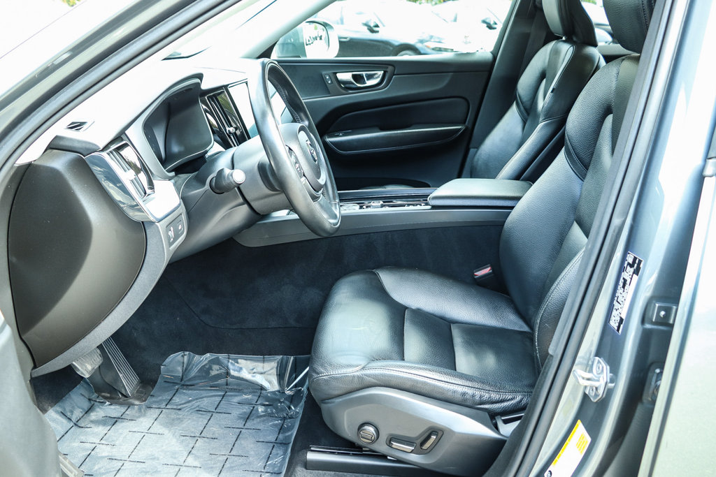 Thumbnail: 2020 Volvo XC60 - 10