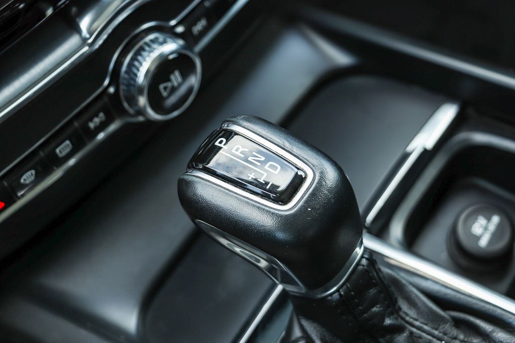 Thumbnail: 2020 Volvo XC60 - 14