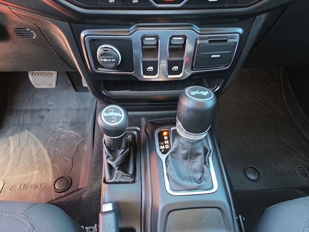 Thumbnail: 2021 Jeep Wrangler - 16