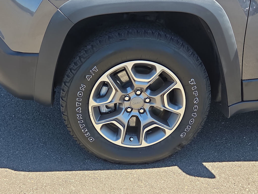 Thumbnail: 2020 Jeep Cherokee - 8