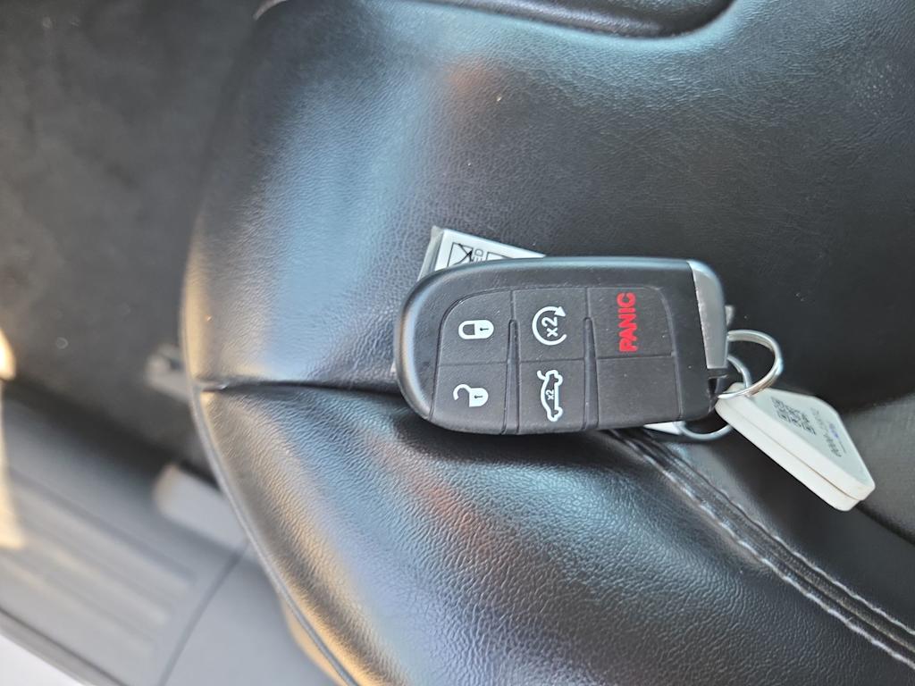 Thumbnail: 2019 Jeep Cherokee - 19