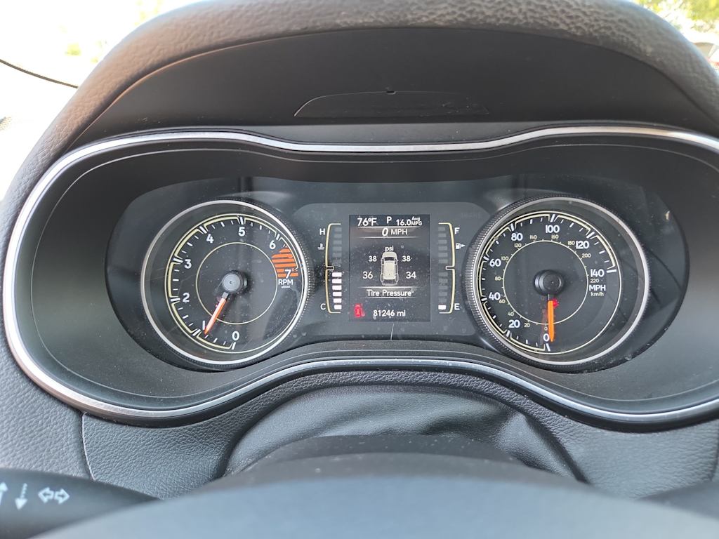 Thumbnail: 2019 Jeep Cherokee - 17