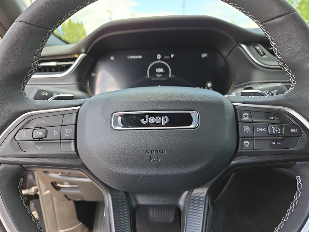 Thumbnail: 2025 Jeep Grand Cherokee - 26