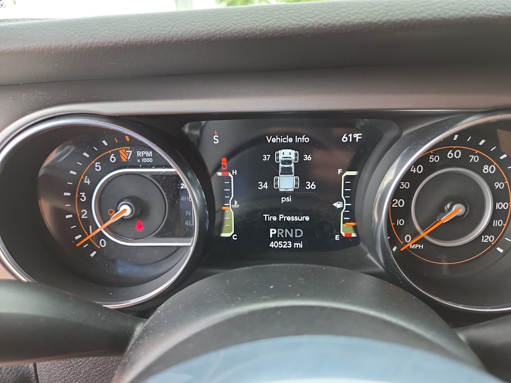 Thumbnail: 2020 Jeep Gladiator - 17