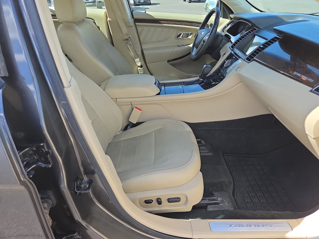 Thumbnail: 2016 Ford Taurus - 10