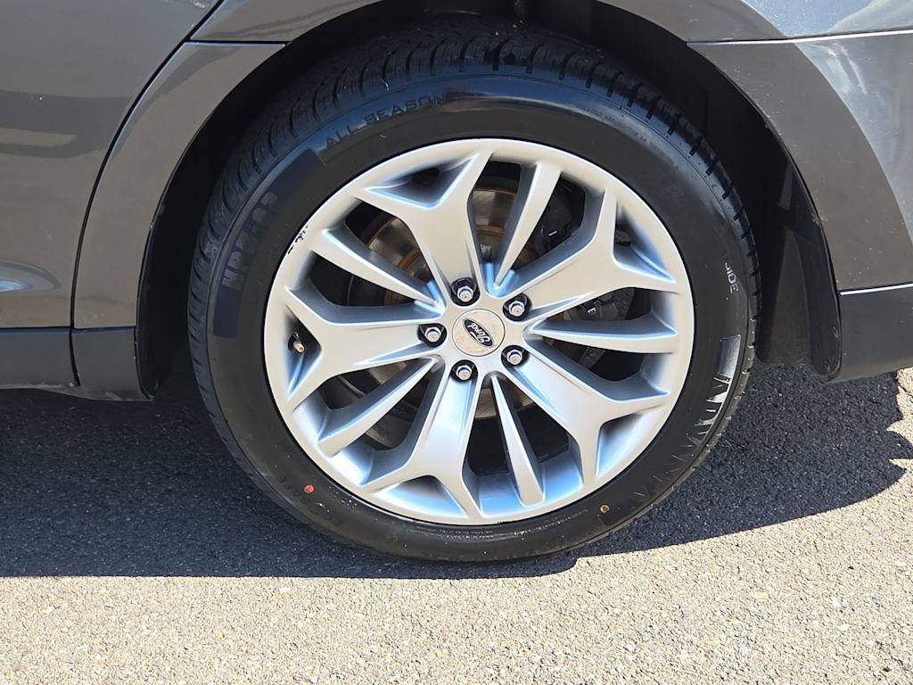Thumbnail: 2016 Ford Taurus - 7