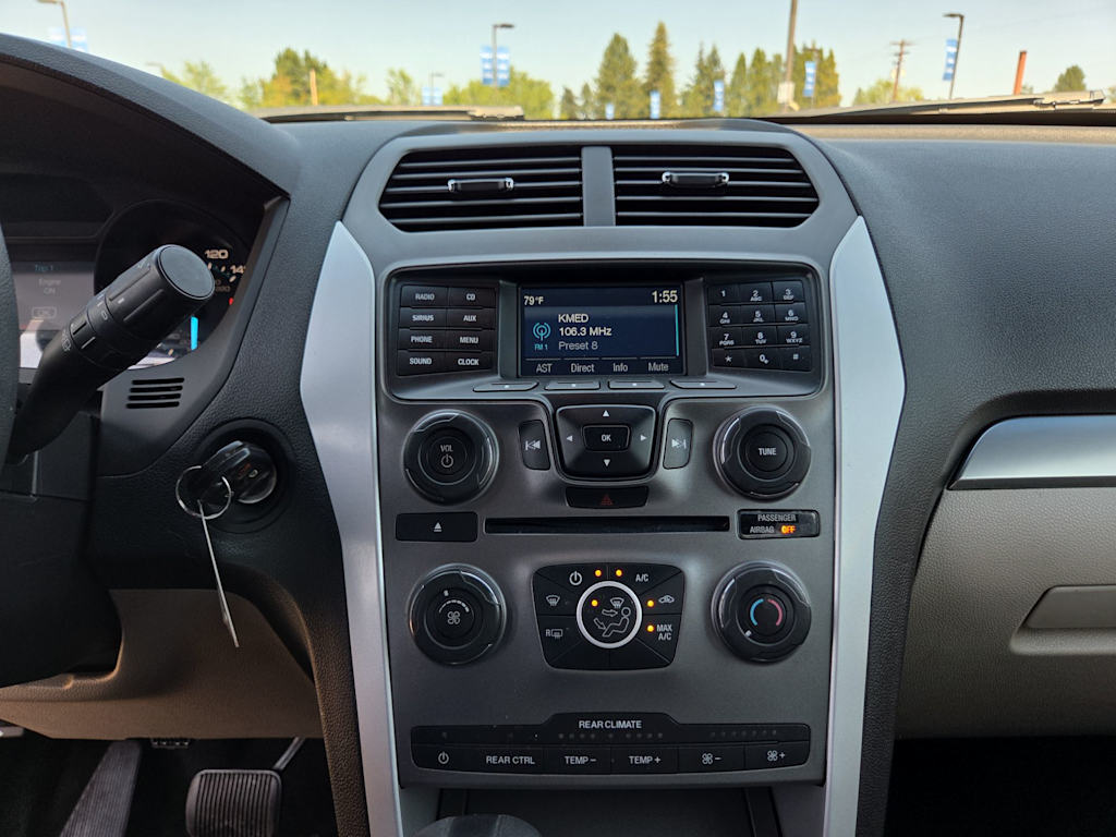Thumbnail: 2015 Ford Explorer - 14