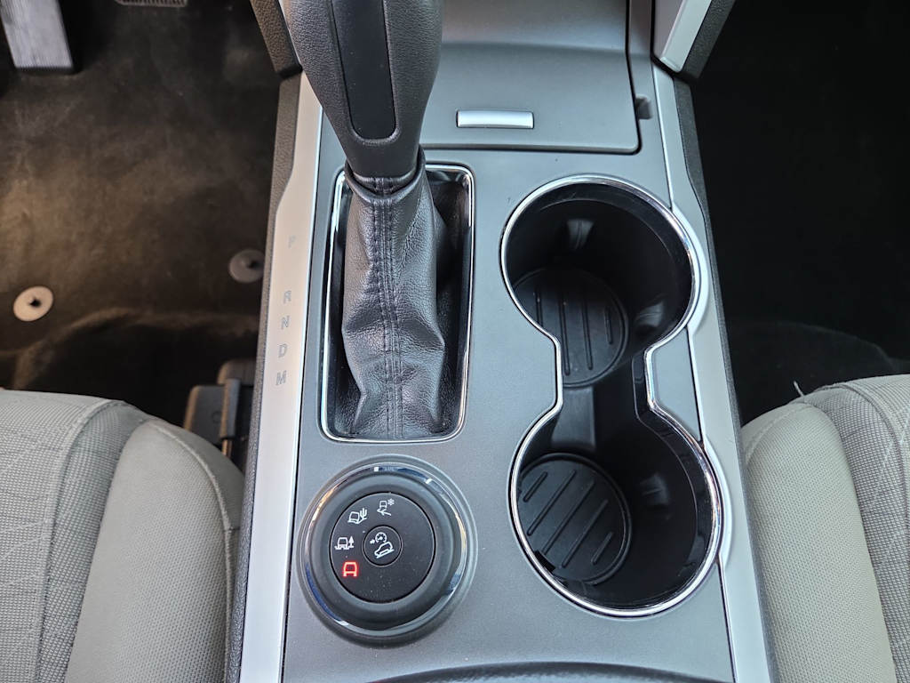 Thumbnail: 2015 Ford Explorer - 15