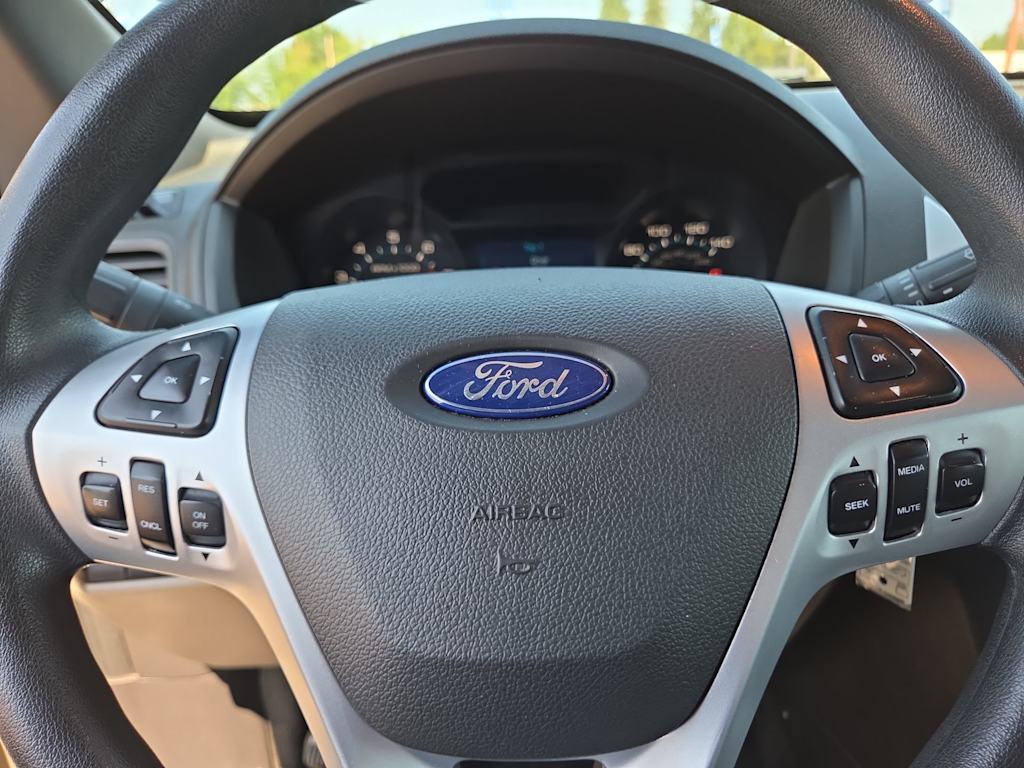 Thumbnail: 2015 Ford Explorer - 29
