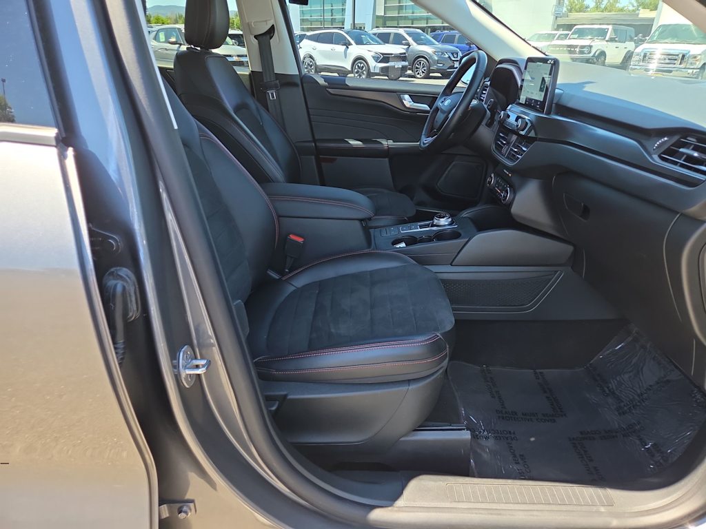 Thumbnail: 2021 Ford Escape - 12