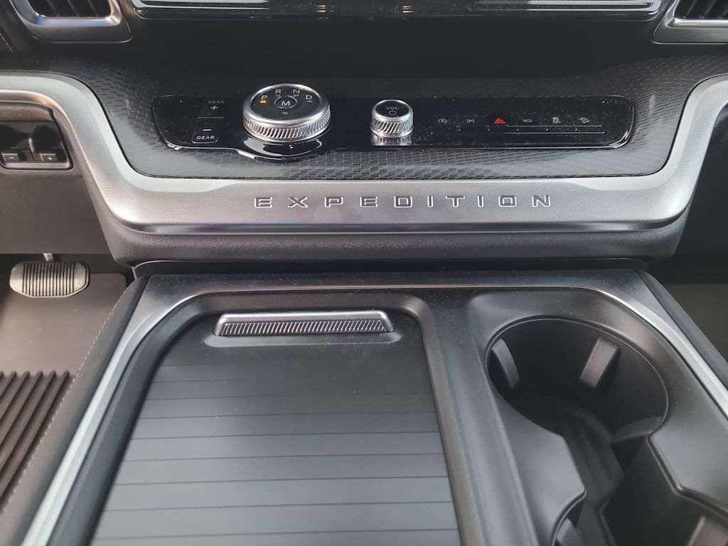 Thumbnail: 2026 Ford Expedition MAX - 27