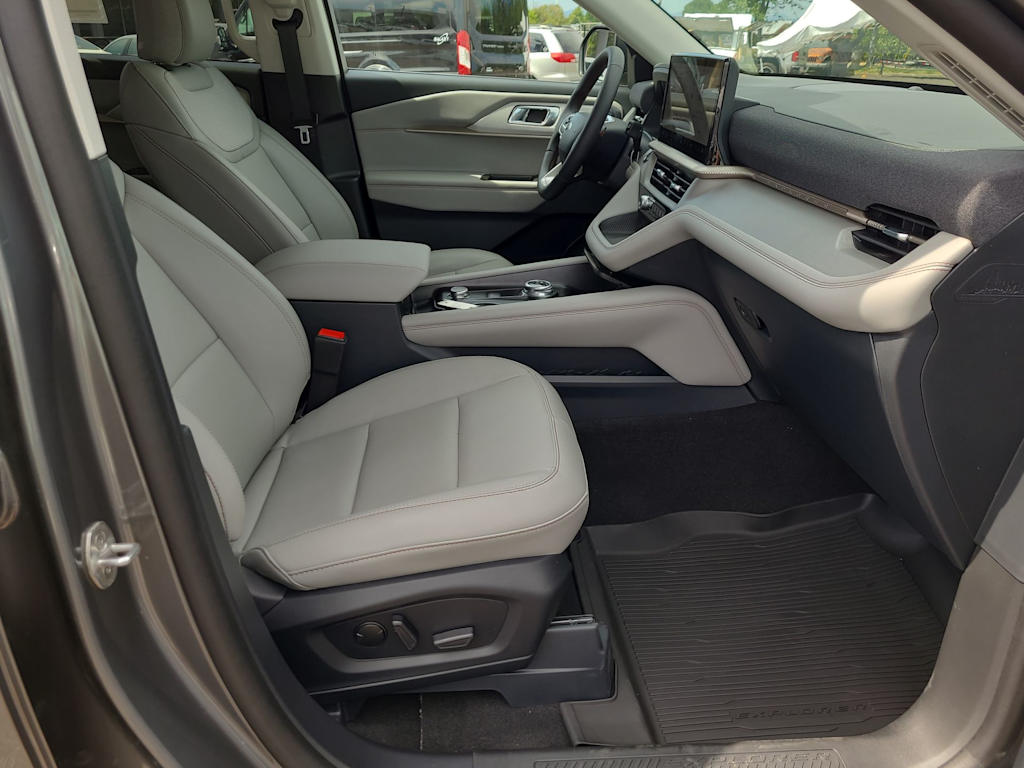 Thumbnail: 2025 Ford Explorer - 10