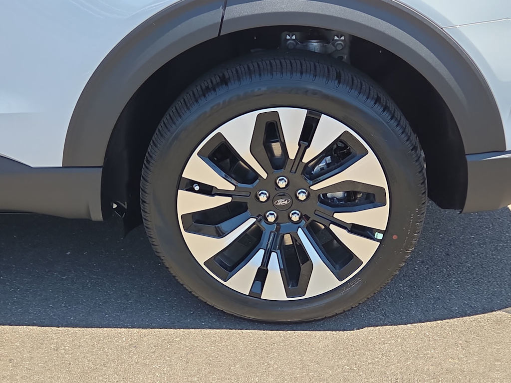 Thumbnail: 2026 Ford Explorer - 8