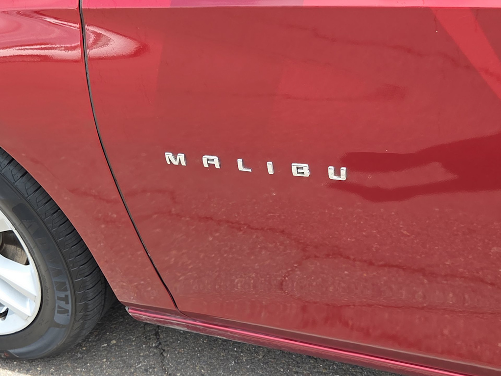 Thumbnail: 2017 Chevrolet Malibu - 7