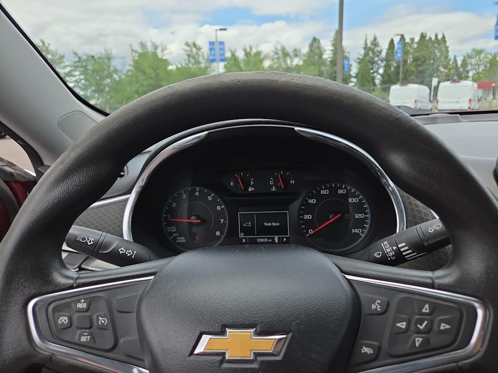 Thumbnail: 2017 Chevrolet Malibu - 16