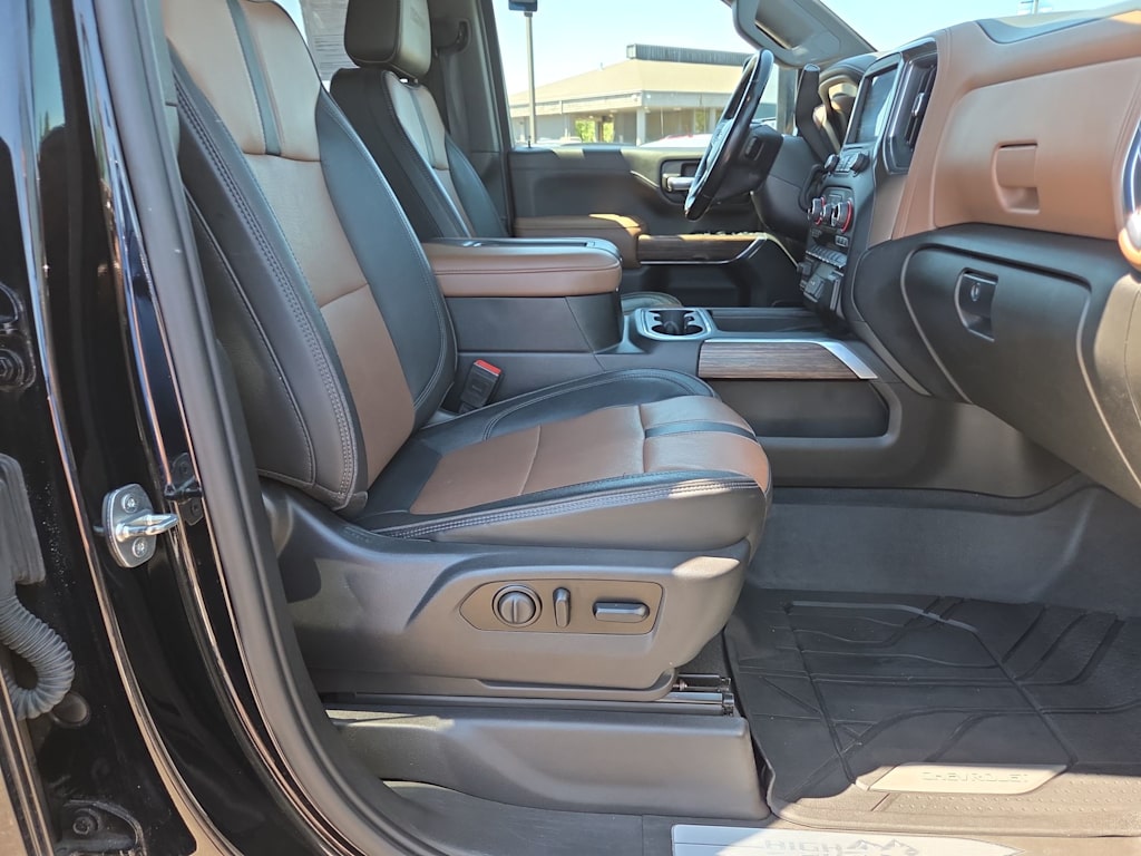 Thumbnail: 2021 Chevrolet Silverado 3500 - 26