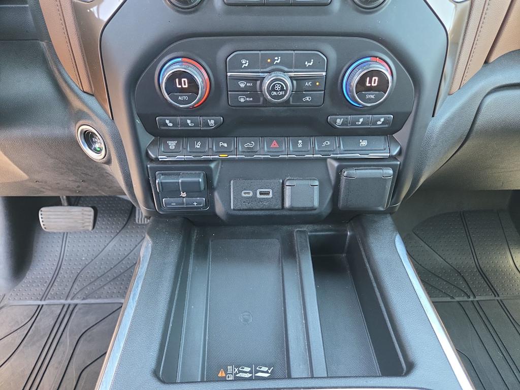 Thumbnail: 2021 Chevrolet Silverado 3500 - 28