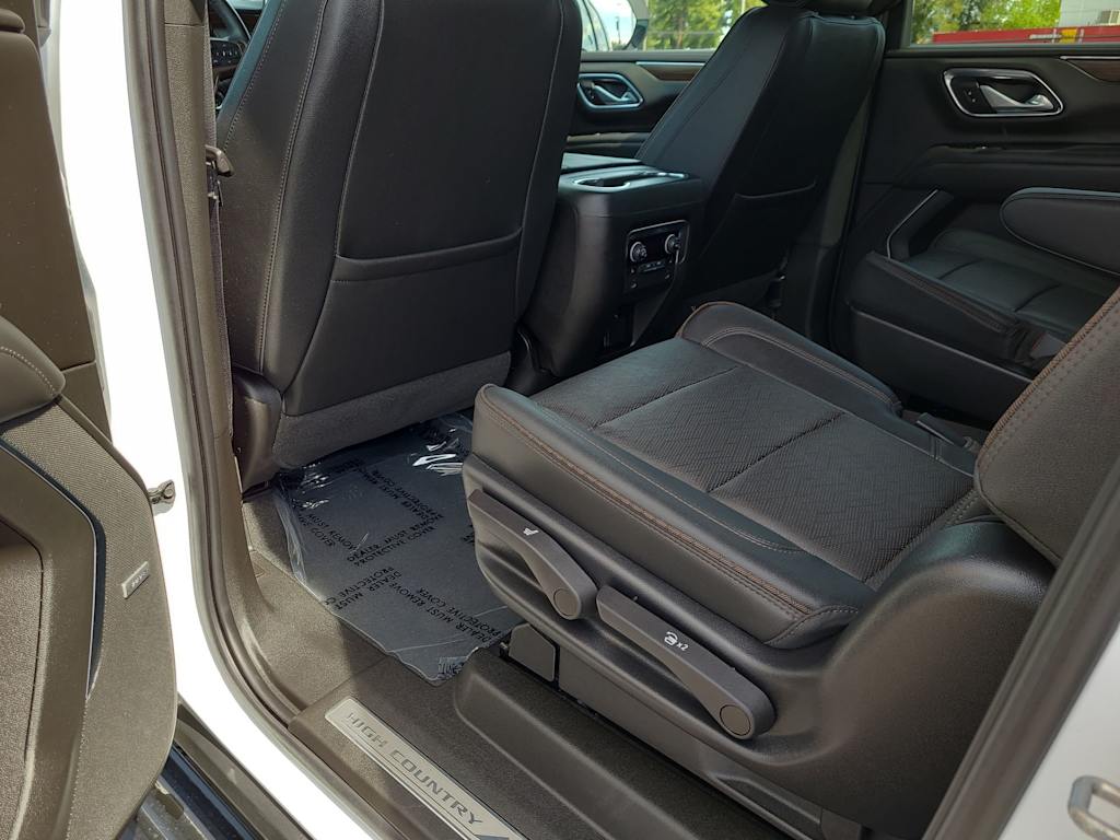 Thumbnail: 2022 Chevrolet Suburban - 25