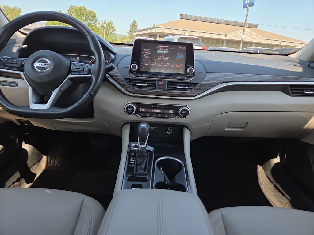 Thumbnail: 2022 Nissan Altima - 9