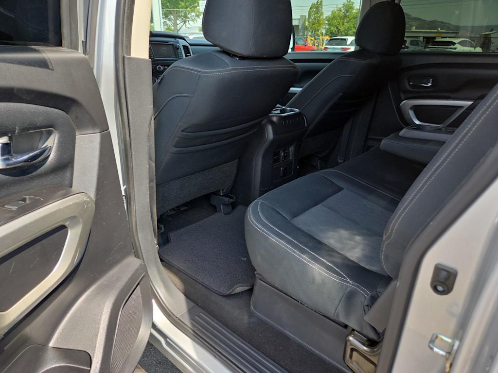 Thumbnail: 2018 Nissan Titan - 12