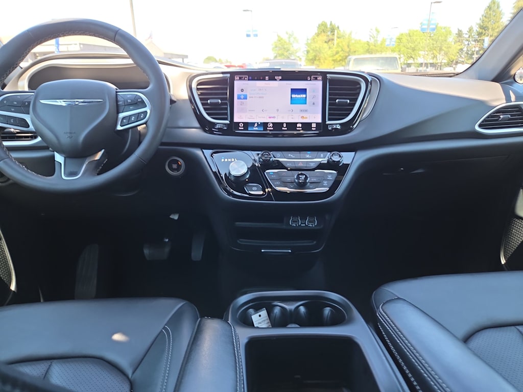 Thumbnail: 2025 Chrysler Pacifica - 2