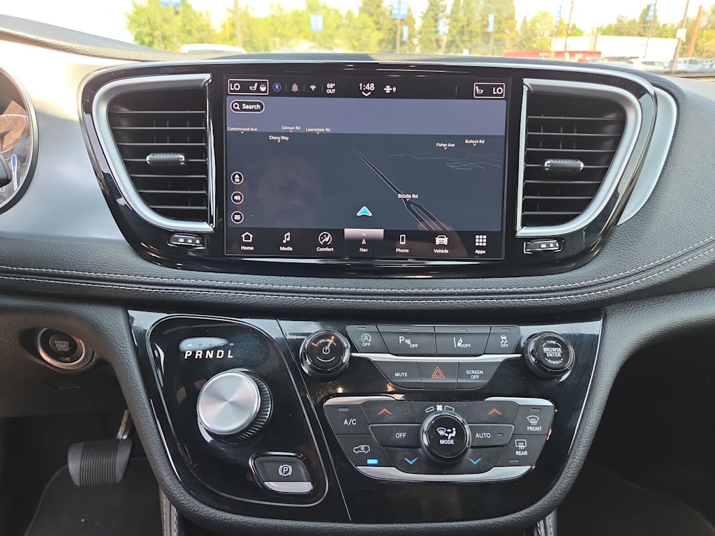 Thumbnail: 2025 Chrysler Pacifica - 13
