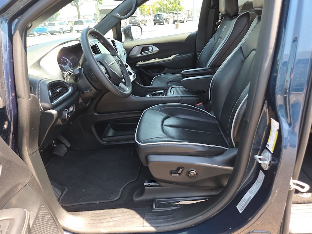 Thumbnail: 2025 Chrysler Pacifica - 10