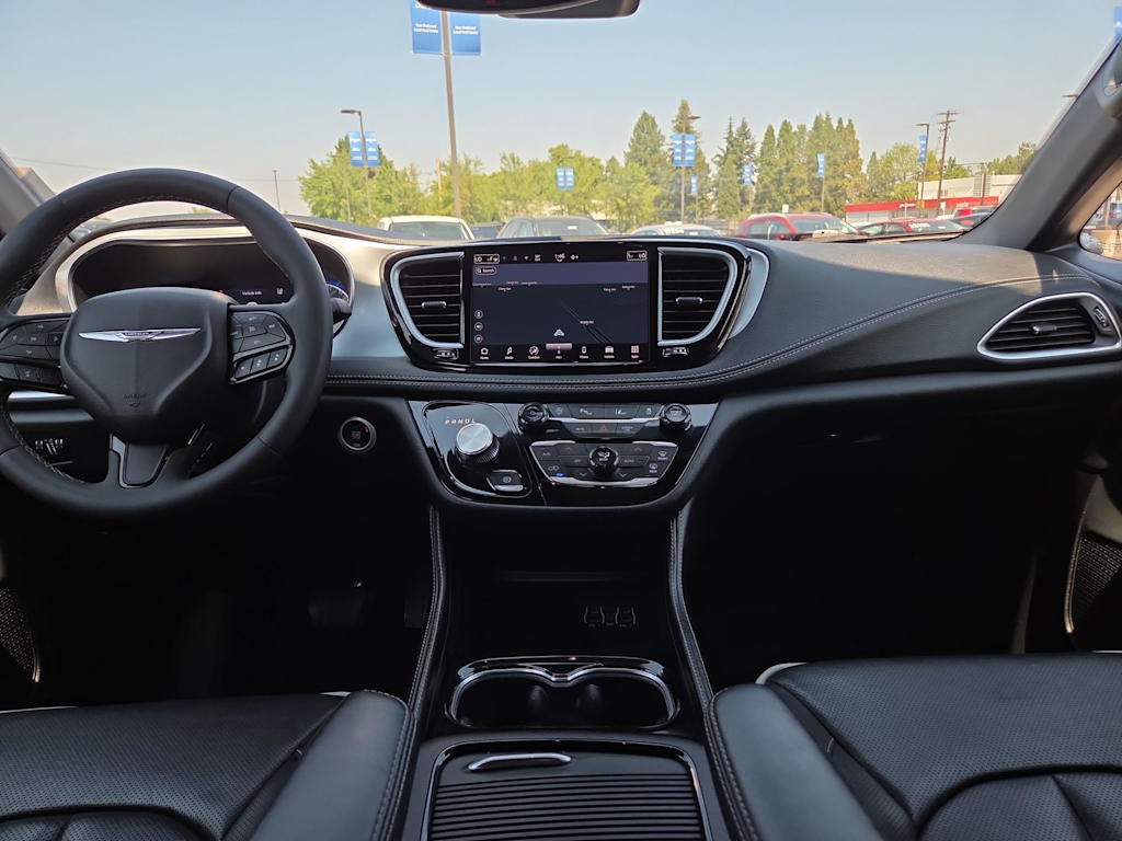 Thumbnail: 2025 Chrysler Pacifica - 2