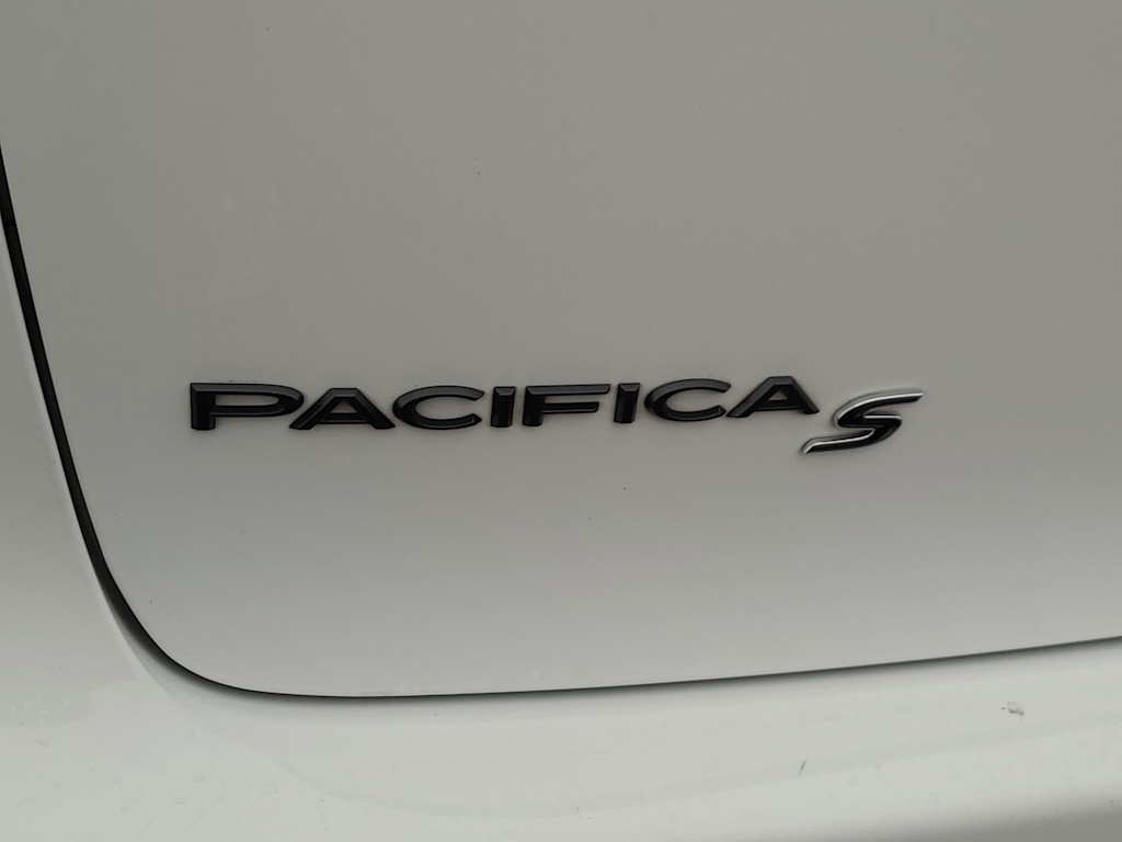 Thumbnail: 2025 Chrysler Pacifica - 7