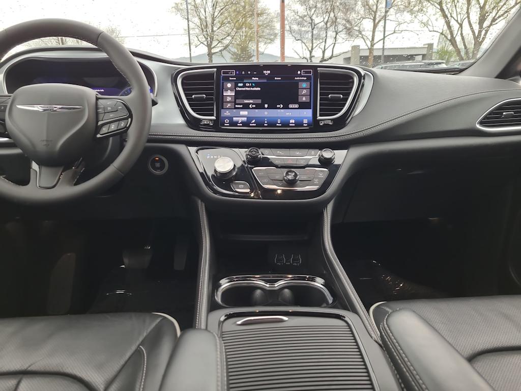 Thumbnail: 2025 Chrysler Pacifica - 2