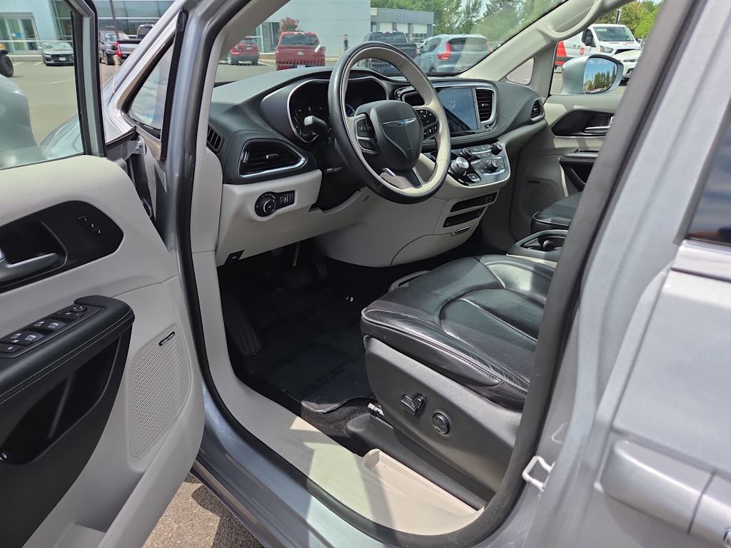 Thumbnail: 2020 Chrysler Pacifica - 22