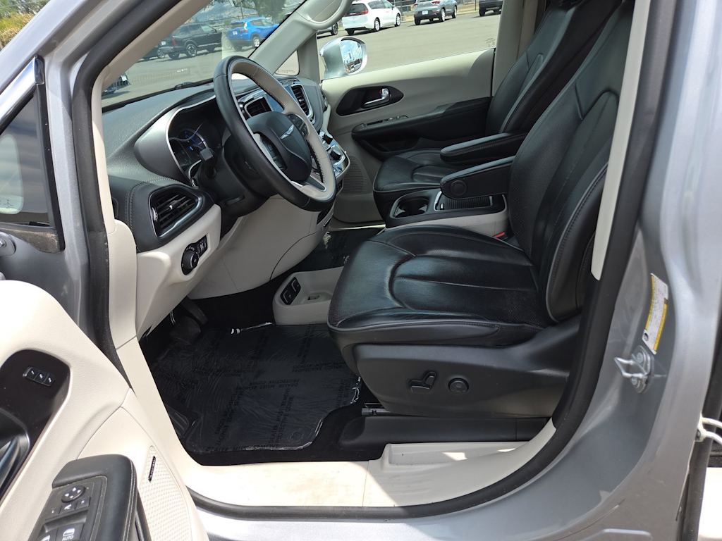 Thumbnail: 2020 Chrysler Pacifica - 10