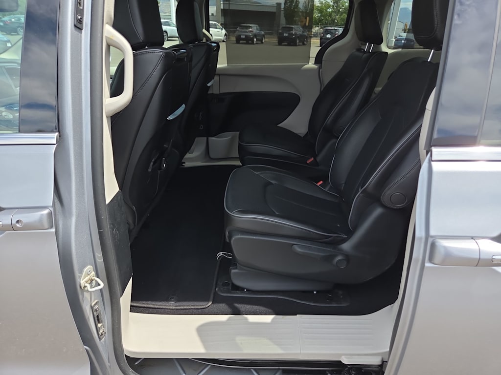 Thumbnail: 2020 Chrysler Pacifica - 27