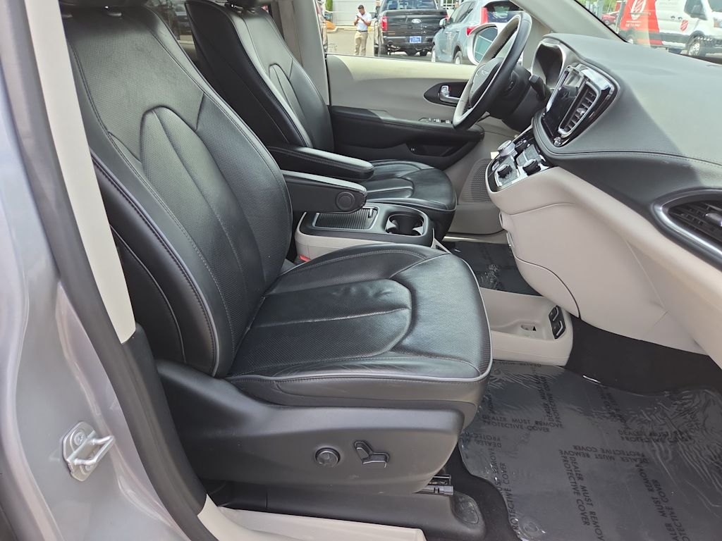 Thumbnail: 2020 Chrysler Pacifica - 11