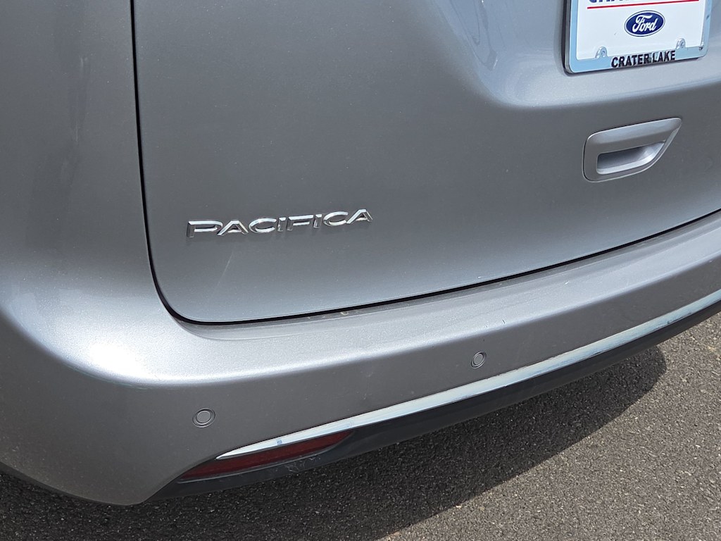 Thumbnail: 2020 Chrysler Pacifica - 7
