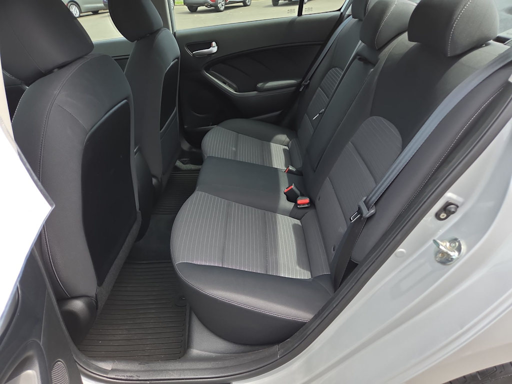 Thumbnail: 2018 Kia Forte - 28
