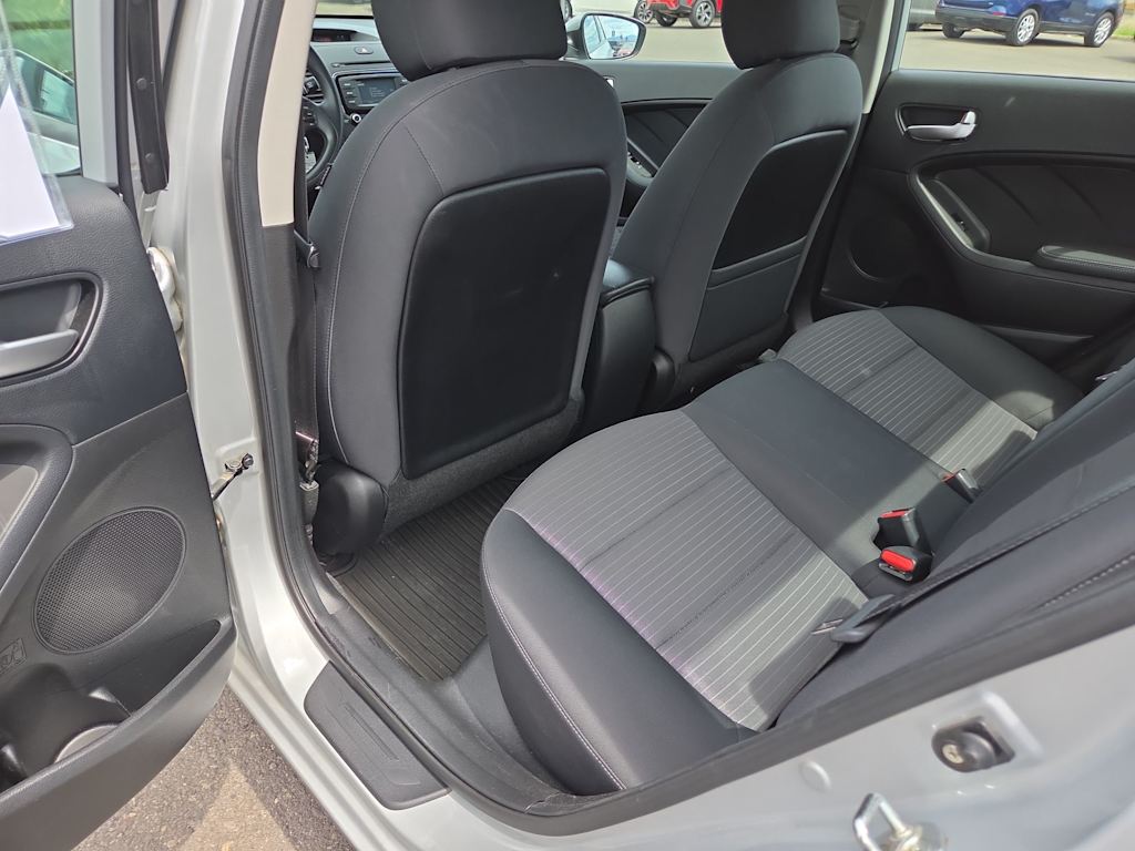 Thumbnail: 2018 Kia Forte - 12