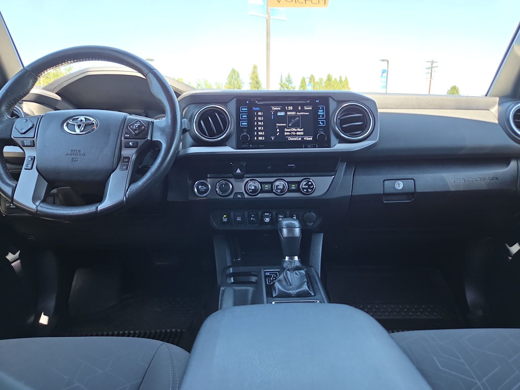 Thumbnail: 2018 Toyota Tacoma - 10