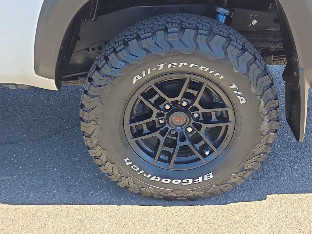 Thumbnail: 2018 Toyota Tacoma - 8