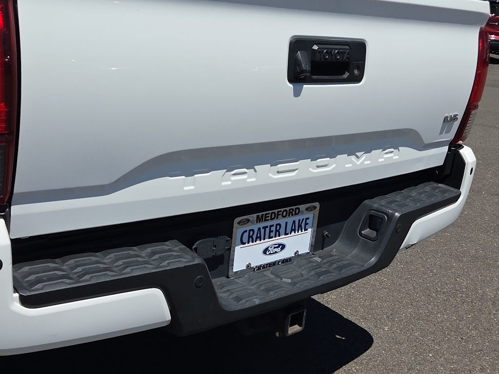 Thumbnail: 2018 Toyota Tacoma - 7