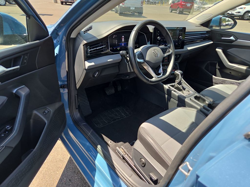 Thumbnail: 2025 Volkswagen Jetta - 2