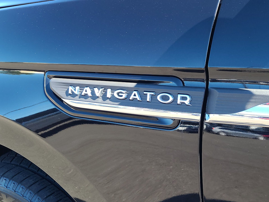 2022 Lincoln Navigator Standard 7